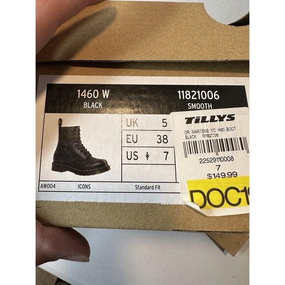 Dr. Martens Women’s Black Boots Model 1460W Size 8 Slight Scuffing Air Walk - Picture 11 of 11